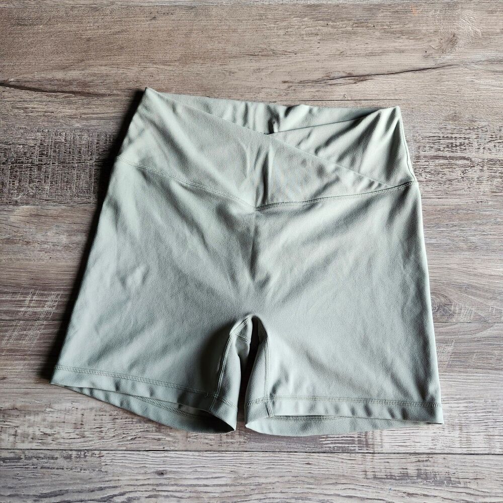 (XL) Yogalicious Lux Crossover 5" Short